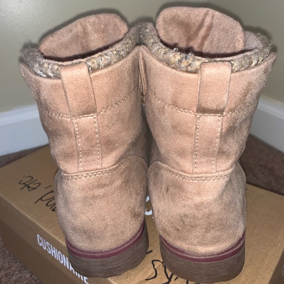 Casual Boots for Winter - Picture 3 of 4